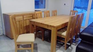 Dębowy stół z krzesłami tapicerowanymi dla 8 osób / Meble dla Twojej jadalni